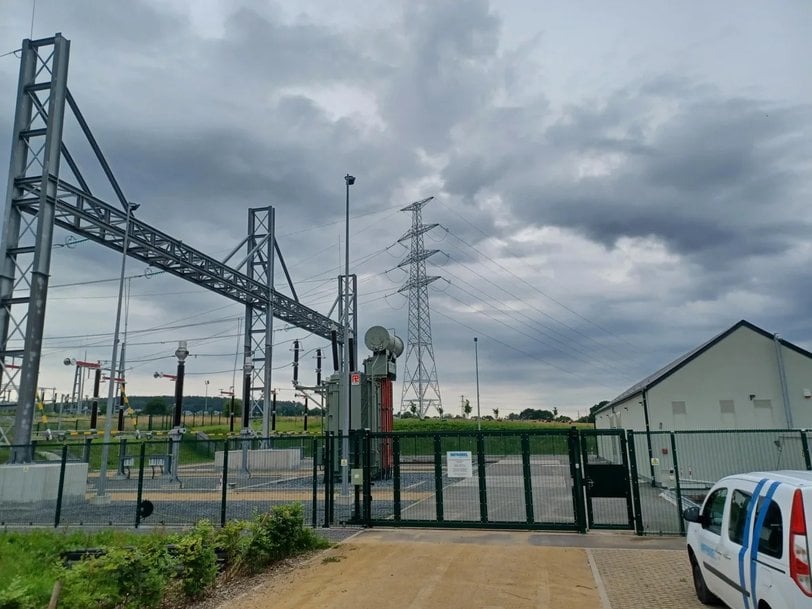 A major Belgian rail link re-electrified using a technology never seen before in Europe